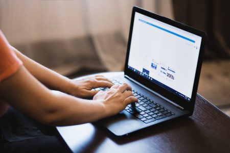 hands-keyboard-laptop-1174775