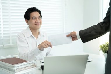 are bonuses taxed